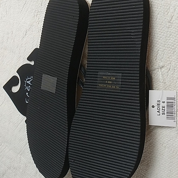 Ecsa Women's Flip Flops Size 6 Tan & Black with Rhinestones at the toes. Cute - Picture 5 of 10